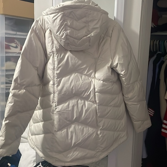 Women’s Patagonia down jacket - Picture 4 of 7